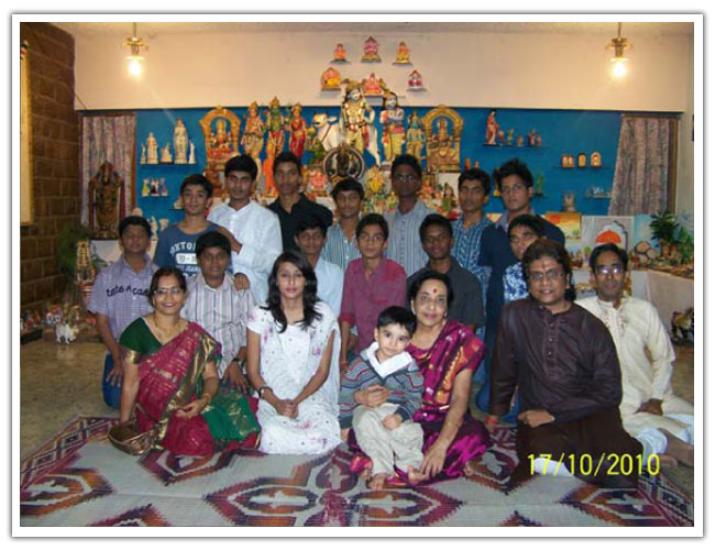 bommala koluvu